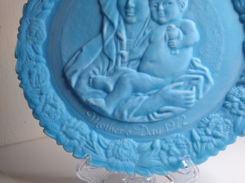 Vintage Fenton Mother/'s Day 1972 Blue Satin Collectible Plate