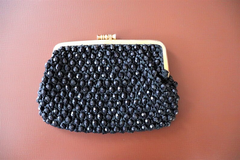 Vintage 1950s raffia and beaded evening pursecoin purse with clasp closure