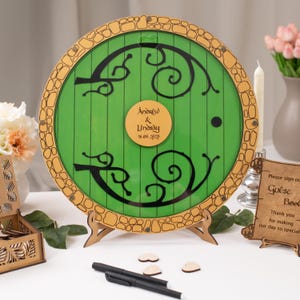 Alternativa al libro degli ospiti in legno ispirato al fantasy per matrimoni: cartello personalizzato a forma di albero con cuori, perfetto ricordo per gli sposi