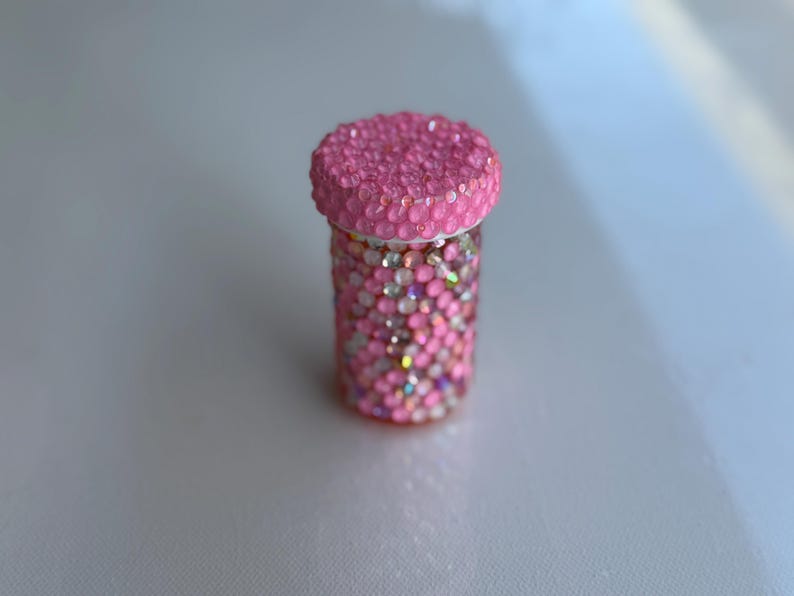 Pillenpotje met strassteentjes: sprankelende opbergdoos, reisaccessoire I: Pastels
