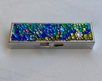 Mooie Bedazzled Pill Case / 7 Secties Compact / Waterlelie Geïnspireerd Ontwerp / Glamoureus Reisaccessoire Sprankelend Cadeau voor haar /