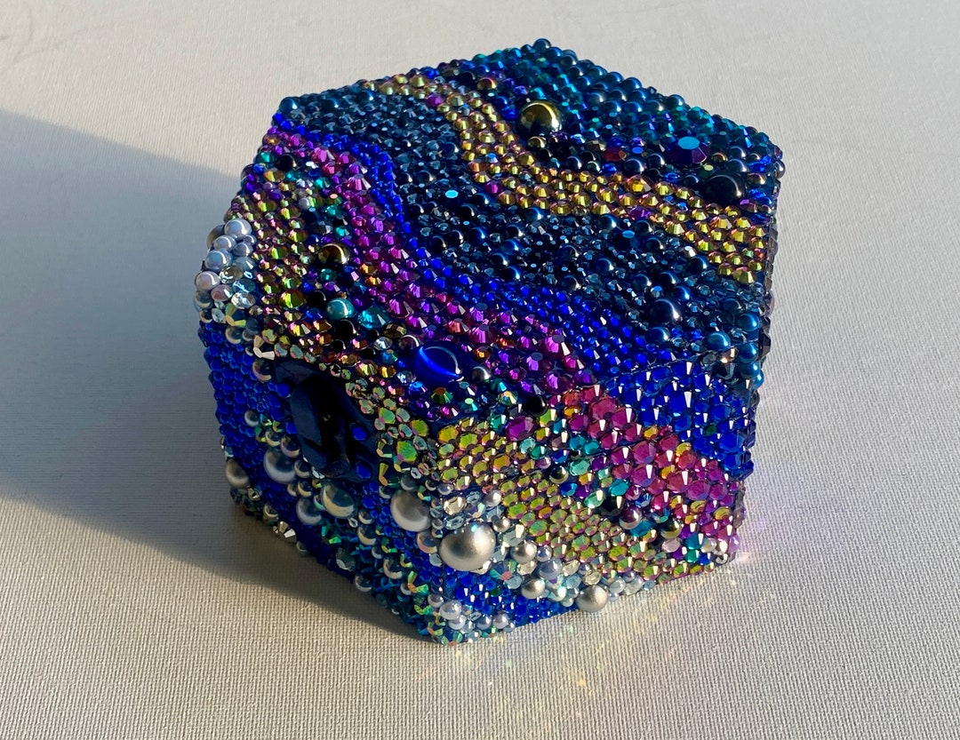 Deep Blue Rhinestone Keepsake Box: Beachy Starfish & Seashell Interior ...