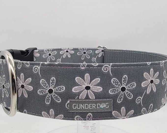 Buckle, Dog Collar, Great Dane, Labrador, Labradoodle, Boxer, German Shepherd, Golden Retriever, Goldendoodle, Large Breed ~ Pink Daisies