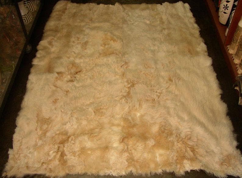 100% baby Alpaca WhiteRug fur rug , Luxury alpaca rug beige