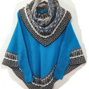 luxurious Women&#39;s Superfine Alpaca Wool Poncho with Sleeves