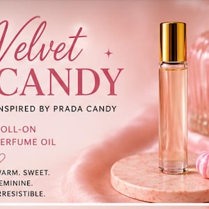 Peut inclure: Un flacon d'huile parfumée roll-on avec un bouchon doré et un corps en verre transparent, rempli d'un liquide rose clair. Le texte "Velvet CANDY" est affiché en rose, ainsi que "Inspired by Prada Candy". Un bonbon rayé rose et blanc est à proximité.