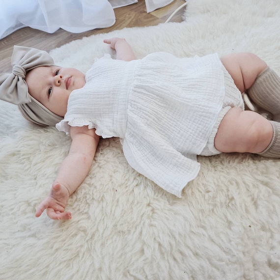 Organische baby kleding Muslin ruche meisje jurk met Bloomers Handgemaakte zomer Cottagecore baby meisje jurk pasgeboren meisje komt thuis outfit Etsy Belgie