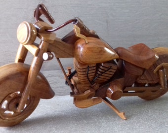Modelo de motocicleta de madera de la versión Indianápolis.