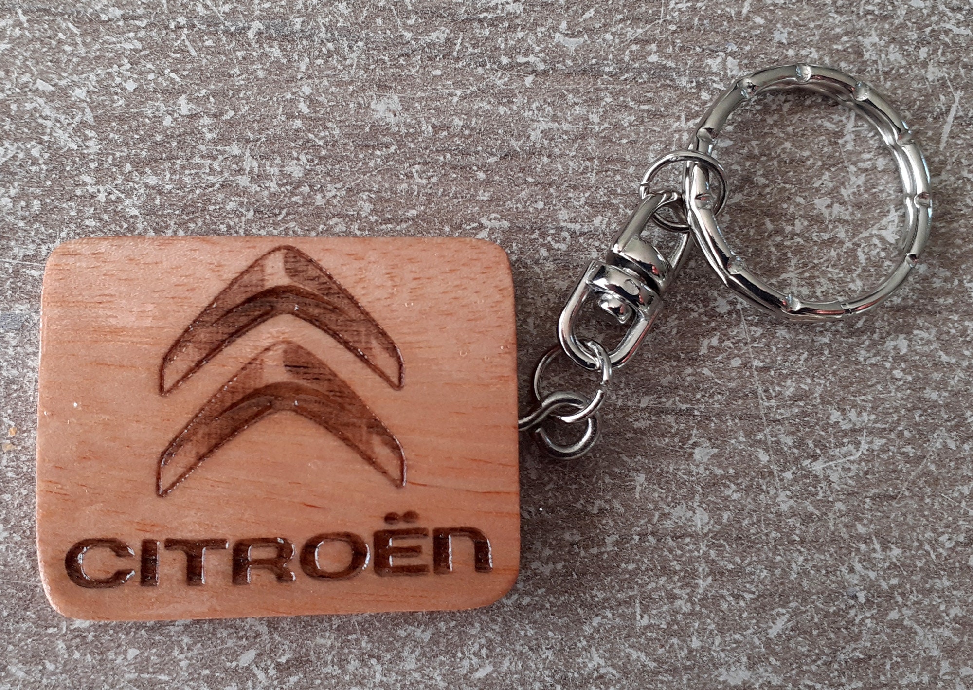 Porte-Clé en Bois Vernis Du Logo de Citrôen Gravé Au Laser sur Les Deux Faces