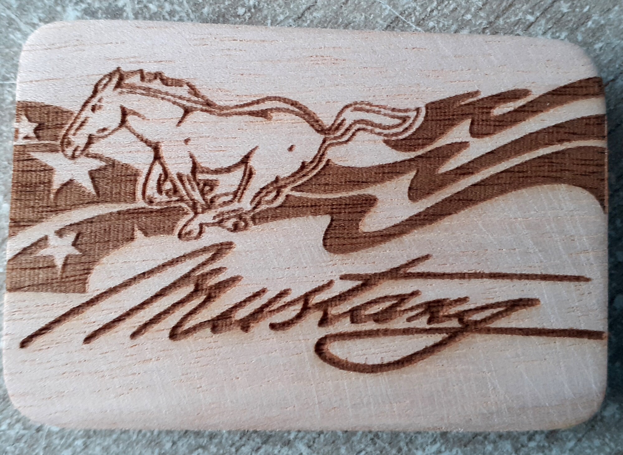Magnet de La Mustang en Bois Gravé Au Laser