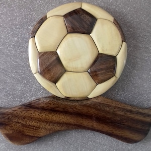 football door plaque in varnished wood customizable with your first name offered