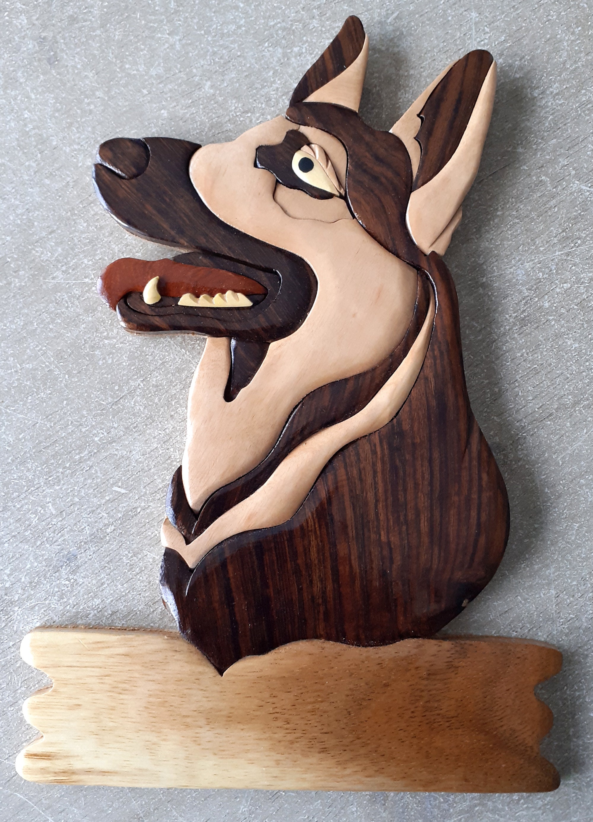 Plaque de Porte Du Berger Allemand en Bois Personnalisable