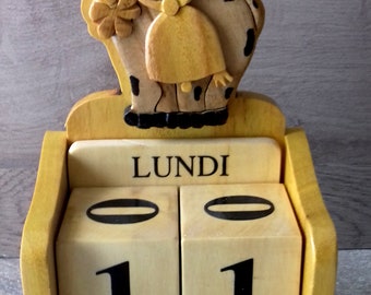 wooden cow perpetual calendar