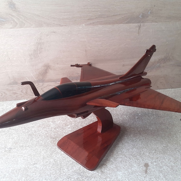 maquette en bois avion rafale