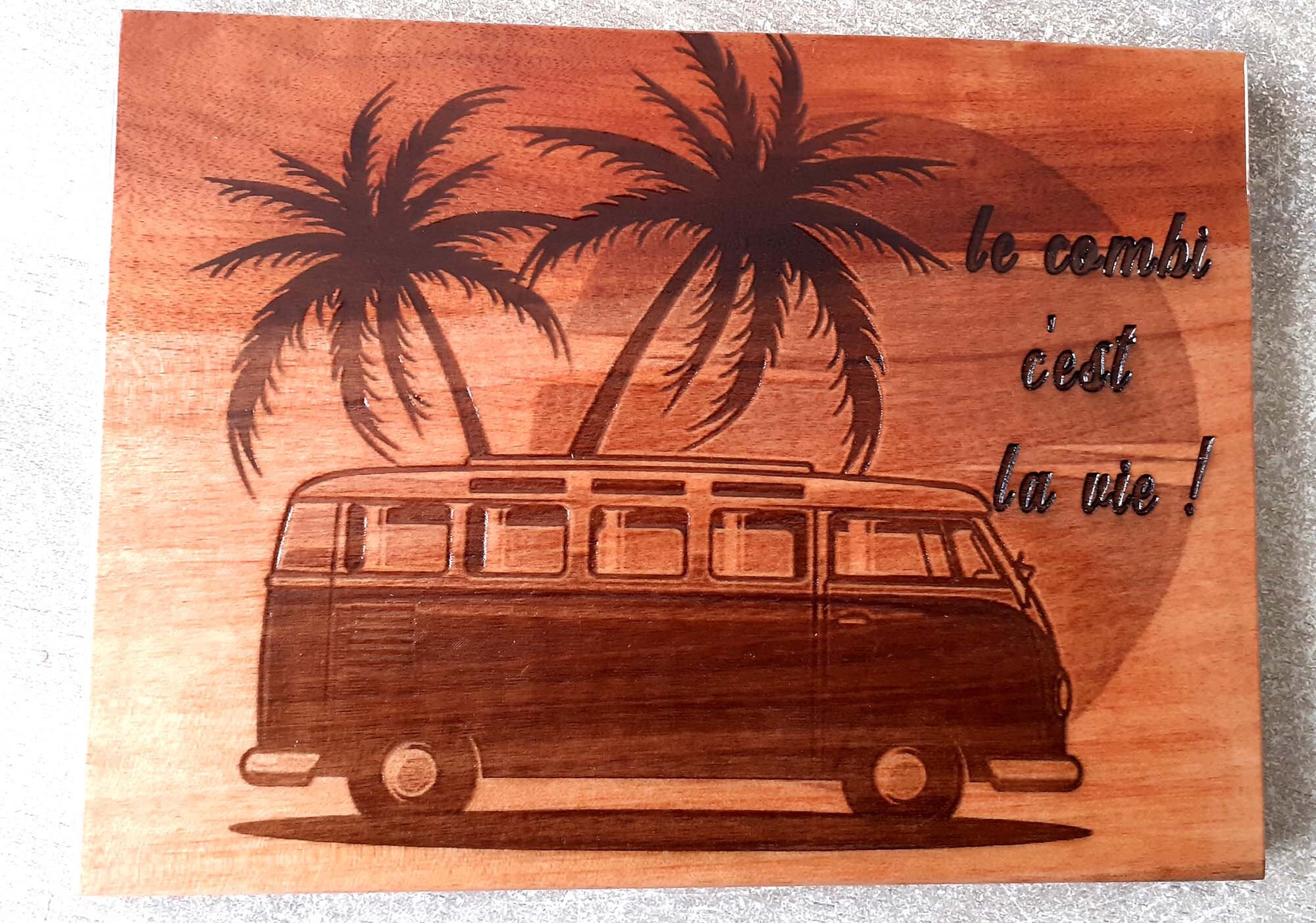 Plaque de Décoration en Bois Massif Gravée Au Laser Du Combi