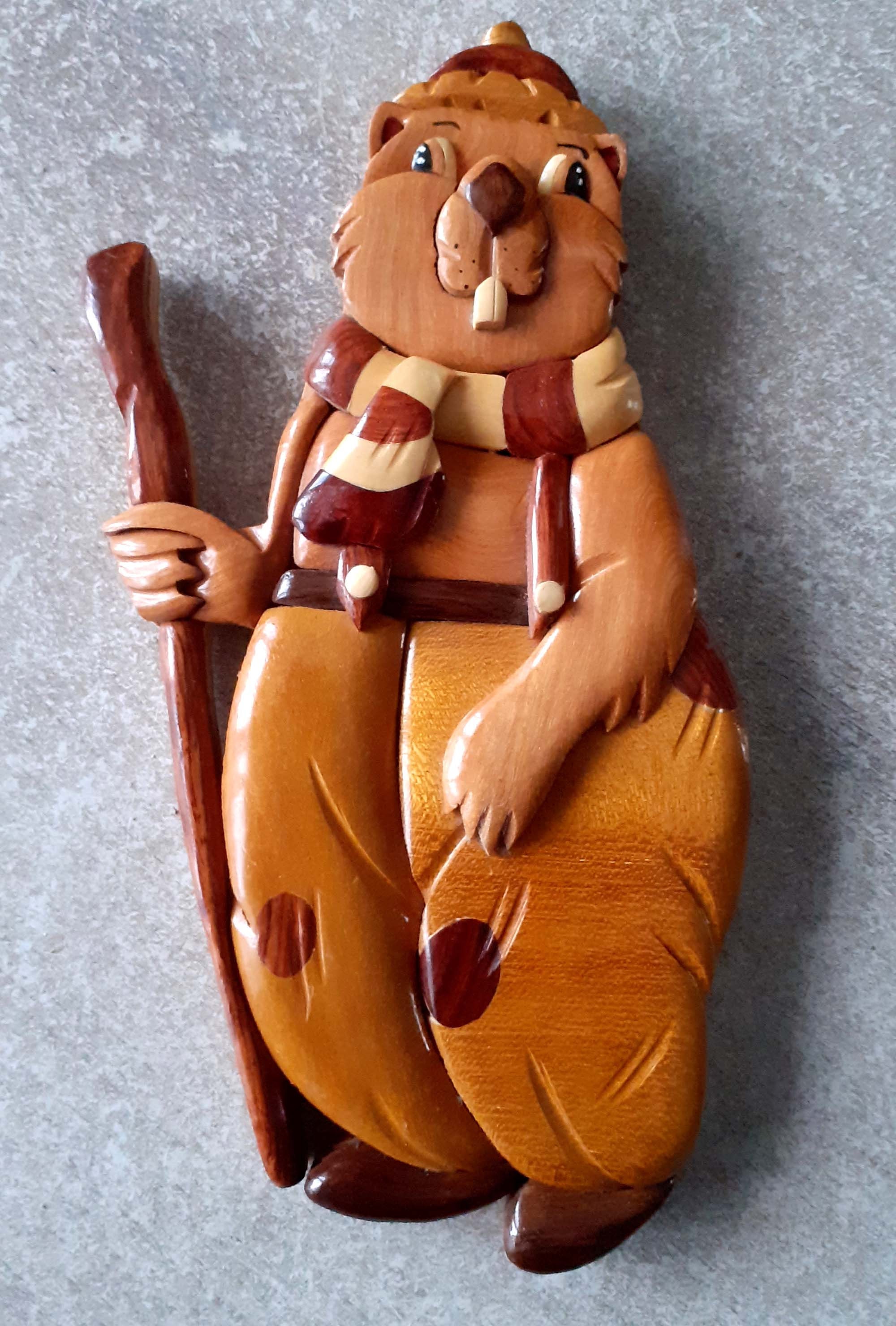 Figurine de La Marmotte en Bois Vernis