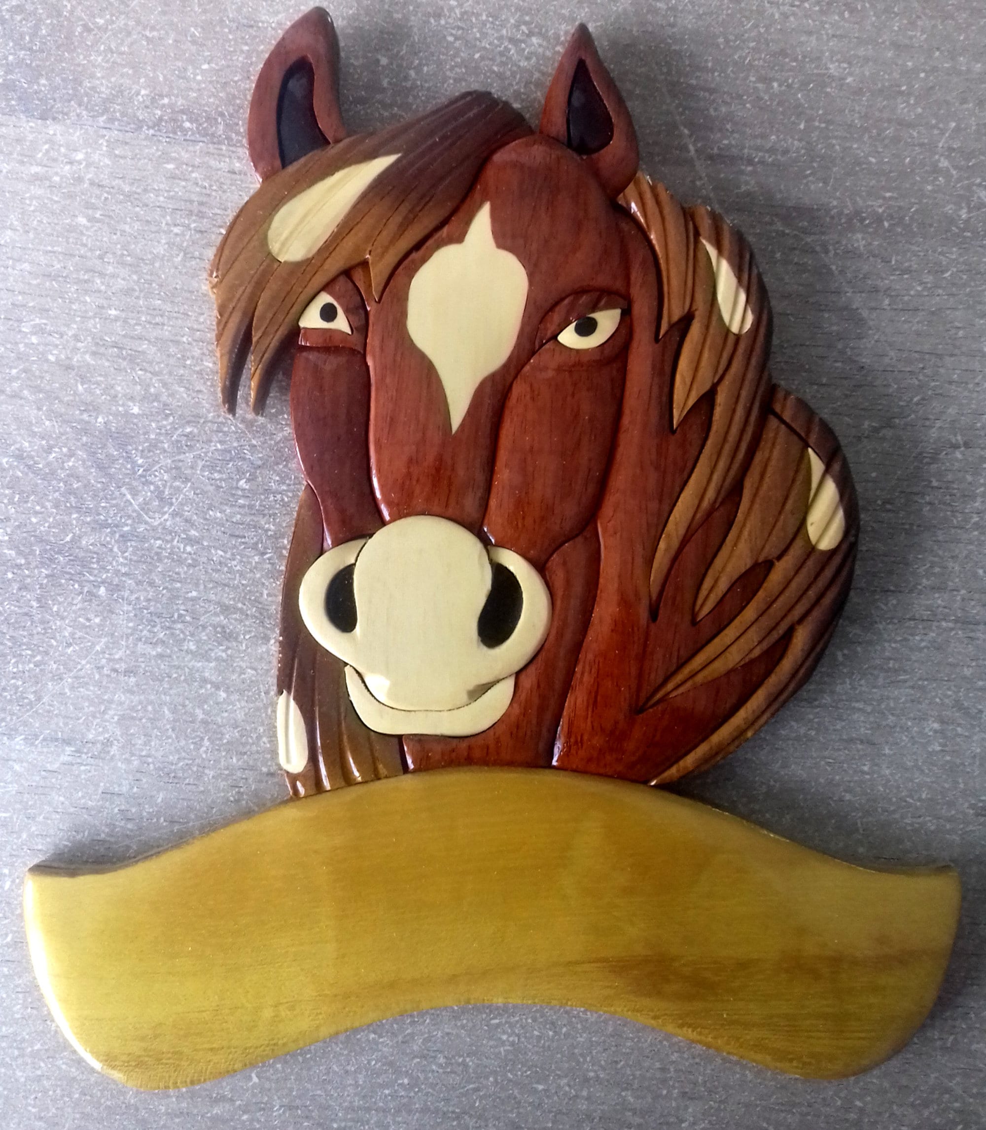 Plaque de Porte Du Cheval en Bois Vernis Personnalisable avec Prénom Offert