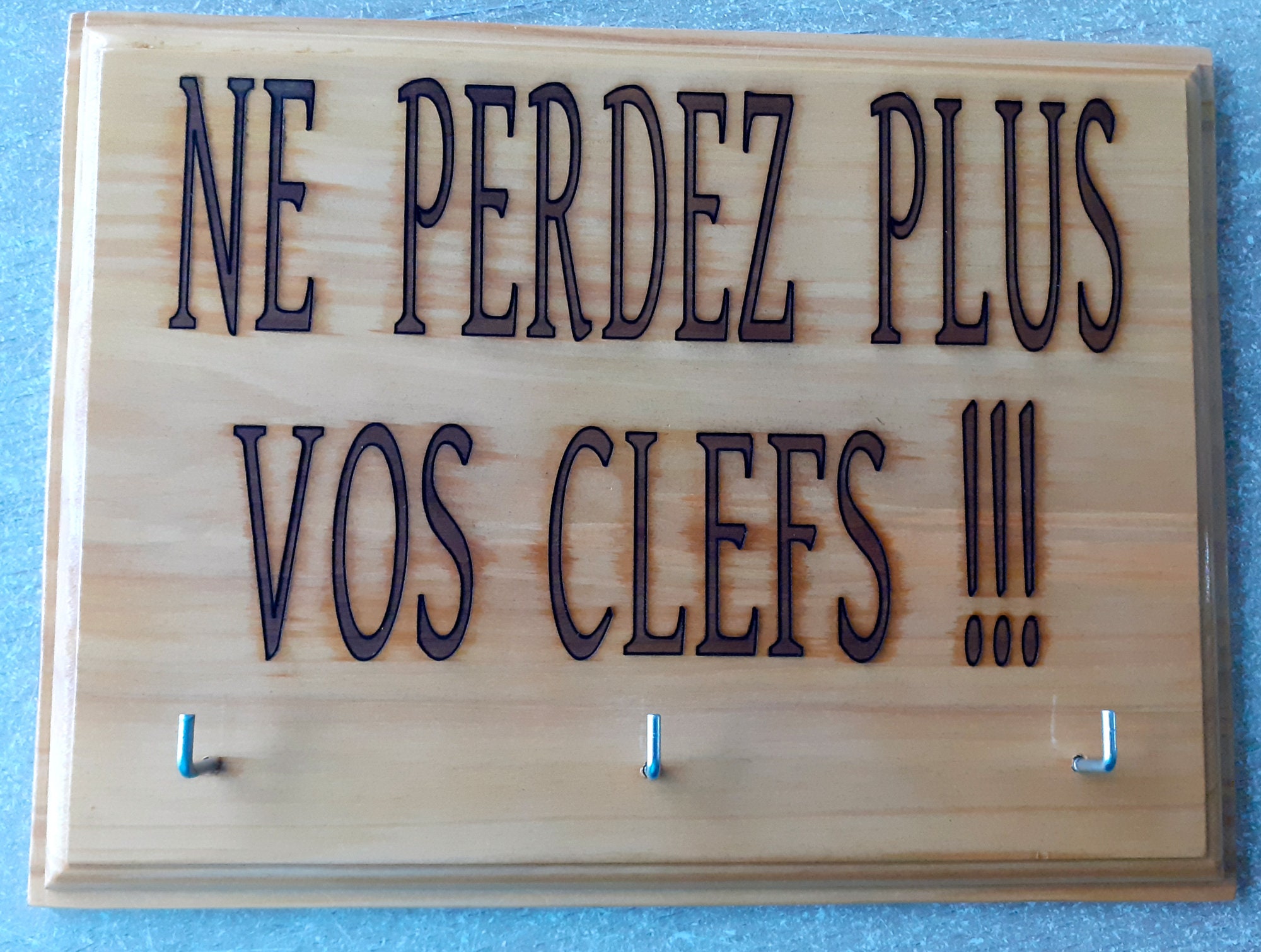 Plaque Murale Pour Porte-Clefs Gravée Au Laser sur Un Support en Bois