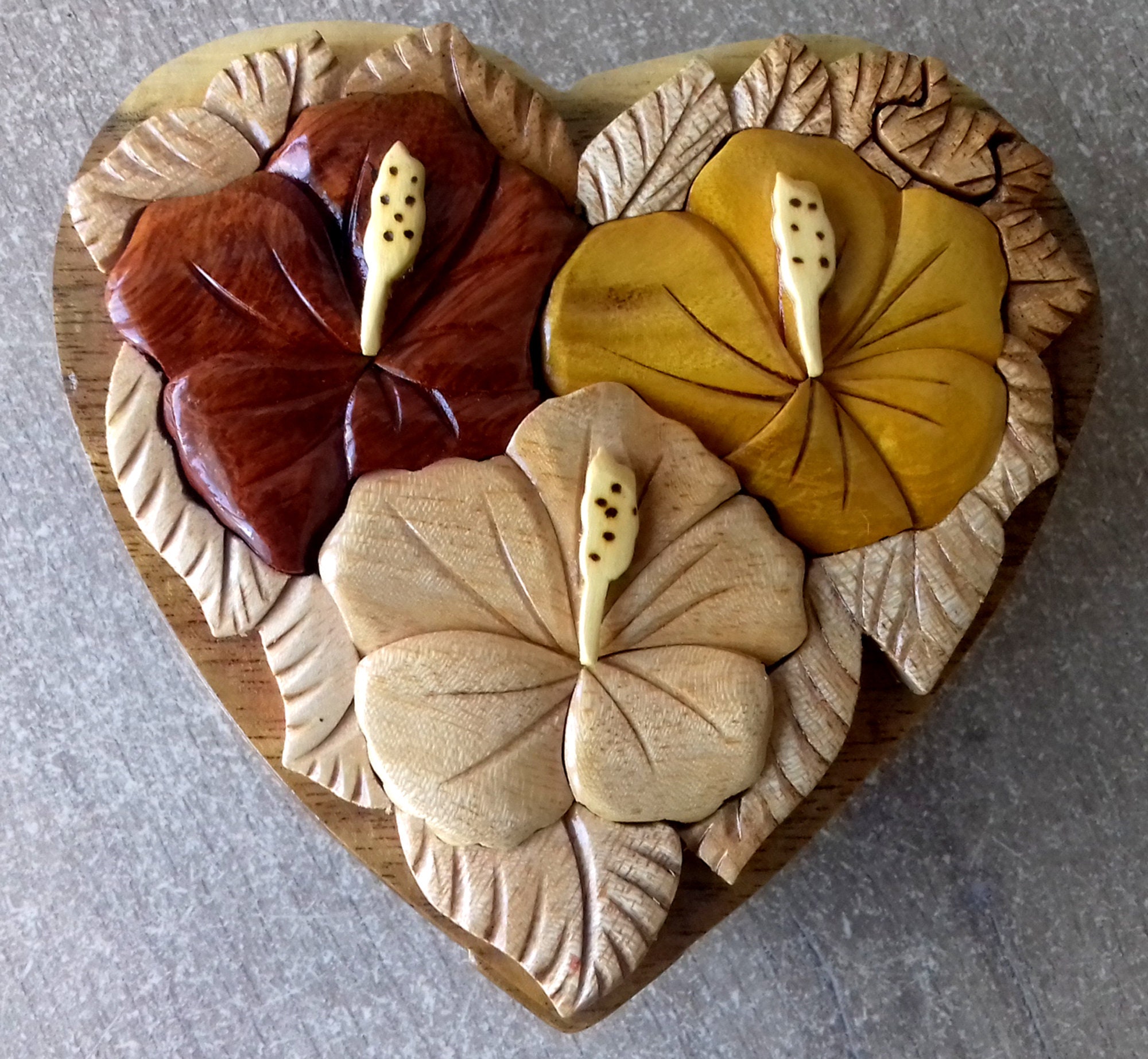 Boite Coeur en Bois Vernis de Différentes Essences Joli Cadeau Pour Fete Des Meres