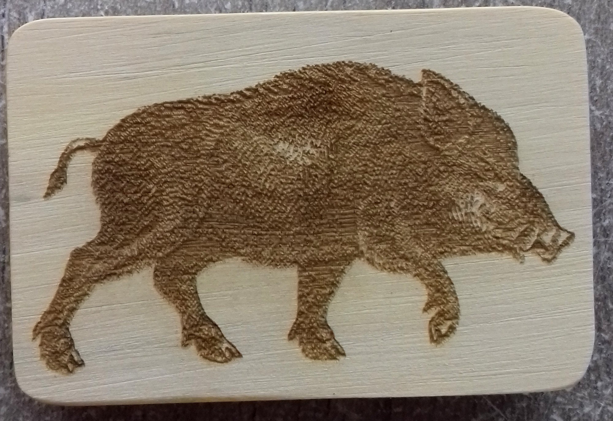 Magnet Du Sanglier en Bois Gravé Au Laser