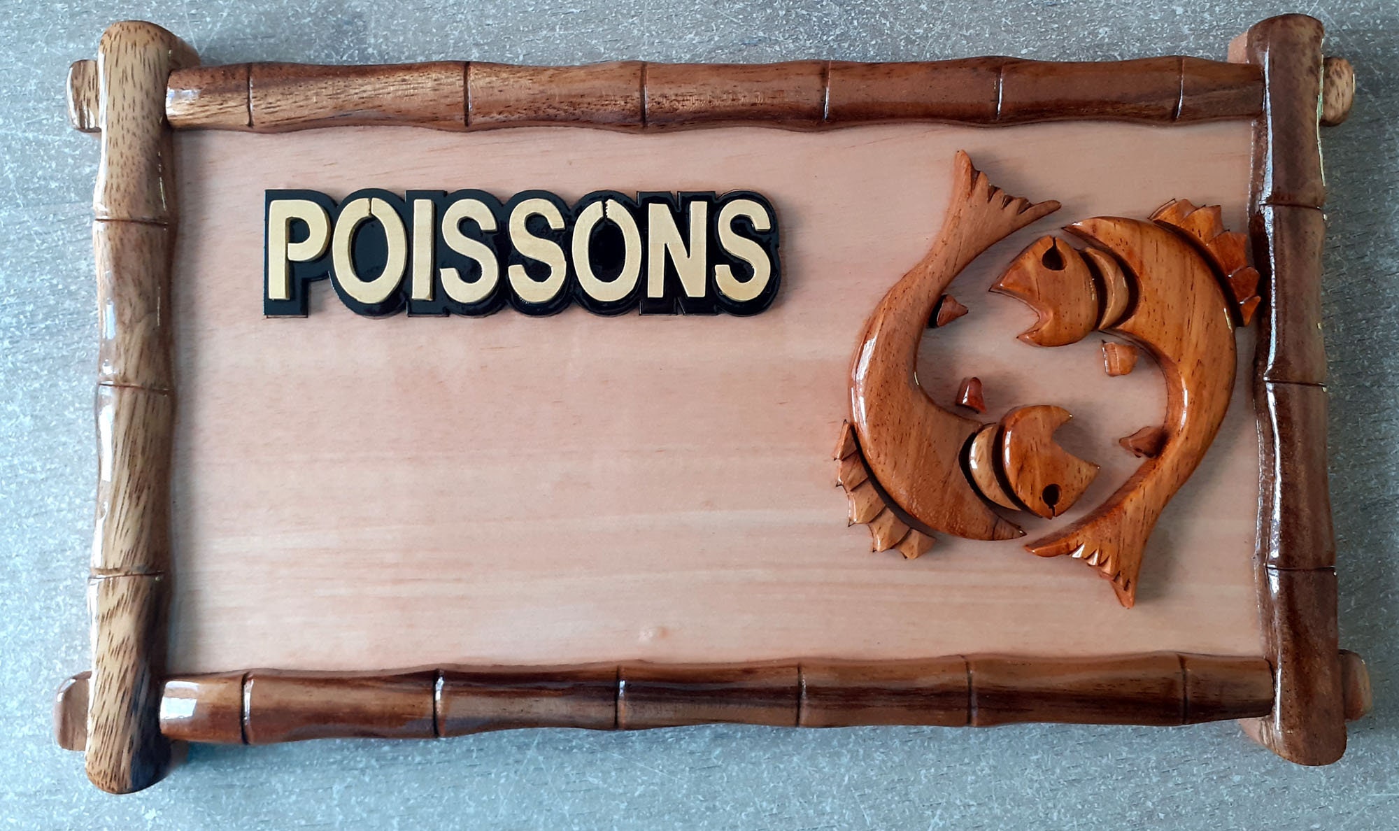 Signe Astrologique Du Poisson en Bois Vernis Personnalisable