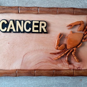Signo de Câncer em madeira envernizada, personalizável com seu nome oferecido