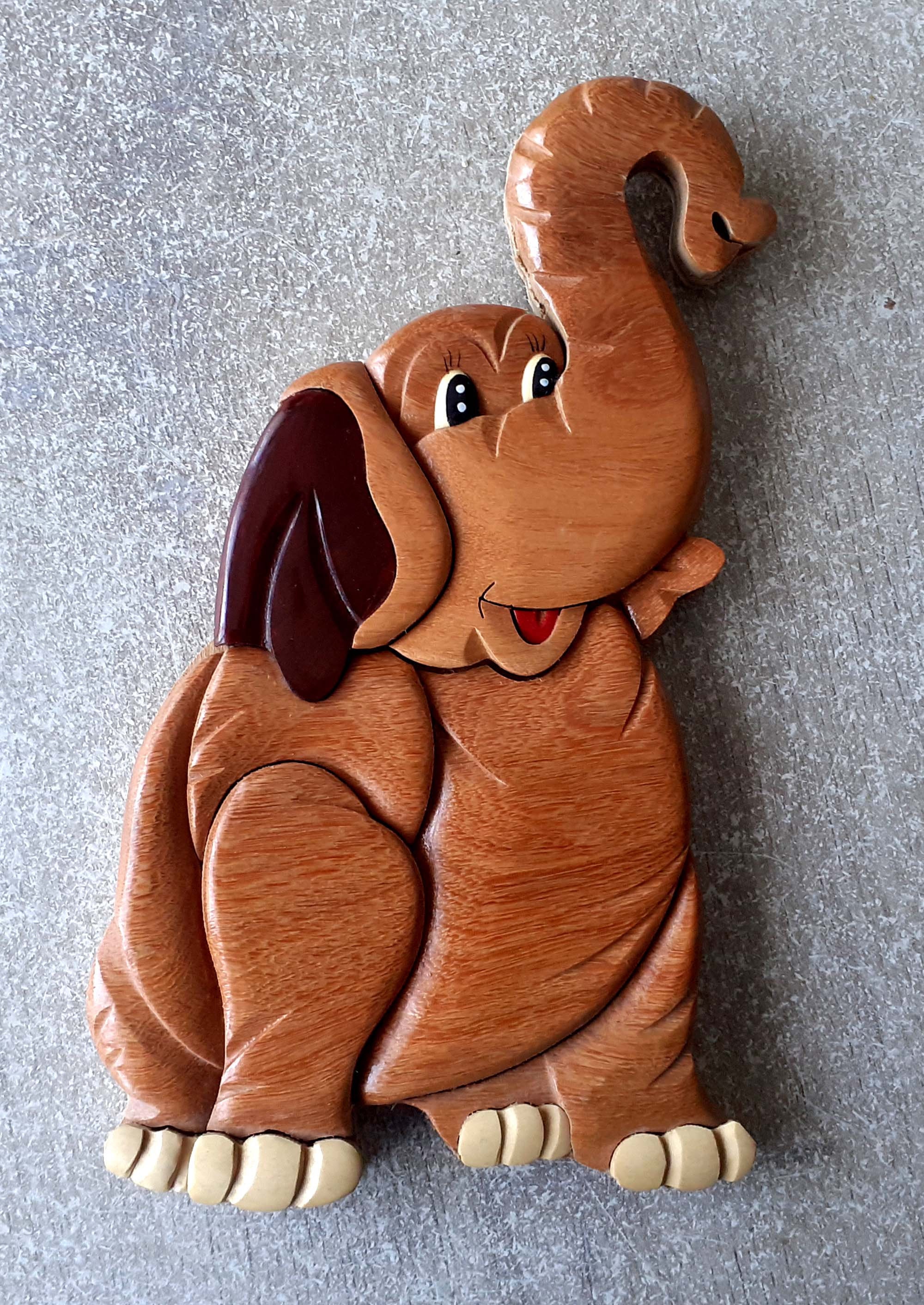 Figurine Éléphant en Bois Vernis