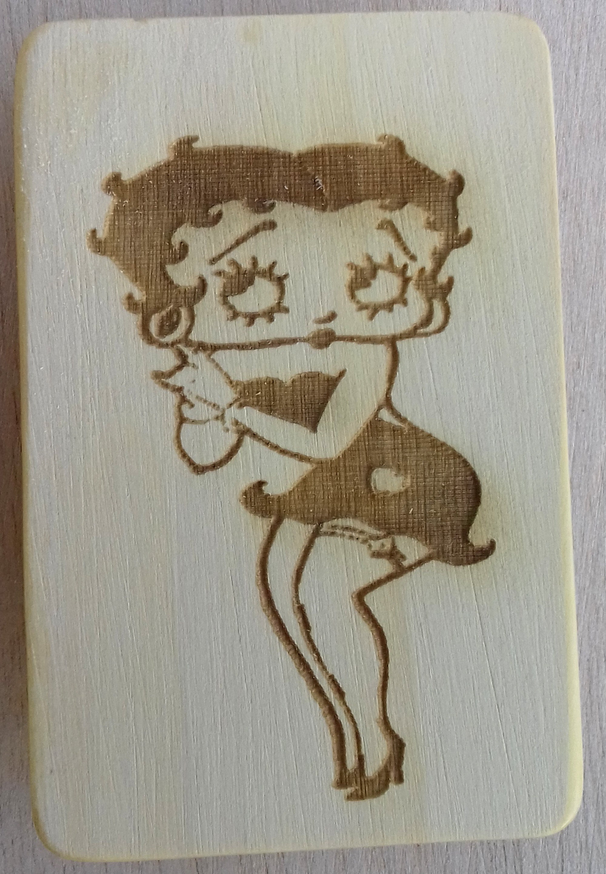 Magnet de Betty Boop Gravé Au Laser sur Bois