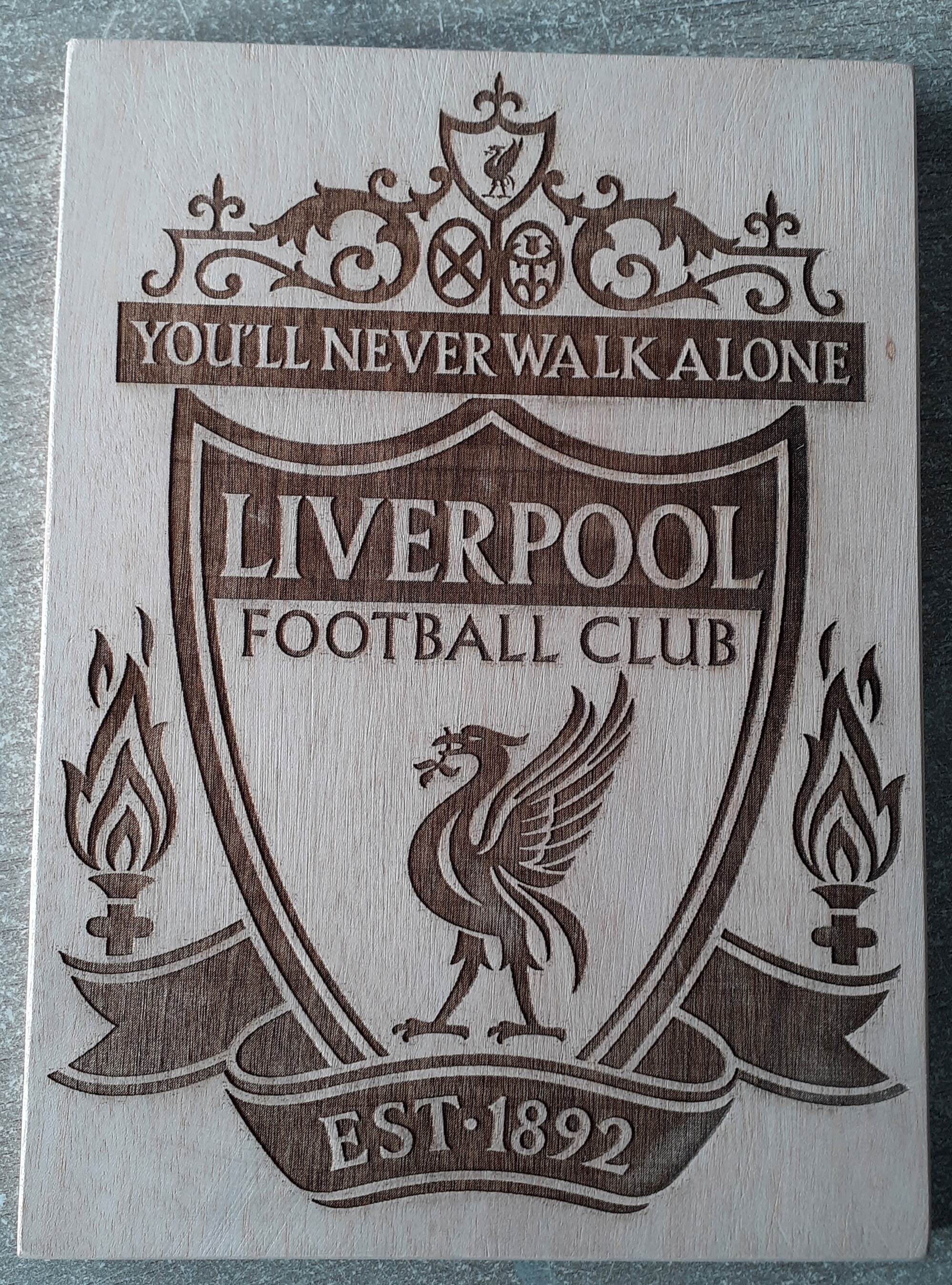 Logo Liverpool Gravé Au Laser sur Bois
