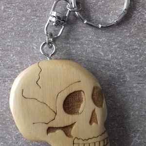 wooden keychain of the skull