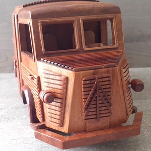 Maquette 2 CV En Bois Verni – Modèle Réduit Collectionneur – Voiture Française