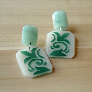 JADE MARMEREN OORBELLEN, Jade Marmeren Oorbellen met Groen Bloemenmotief, Statement Sieraden