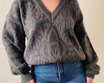 Vintage geometric wool sweater in khaki & grey – V-neck oversized knit – Size M-L