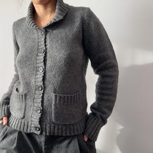 Vintage grey wool cardigan with shawl collar – soft textured knit – size S