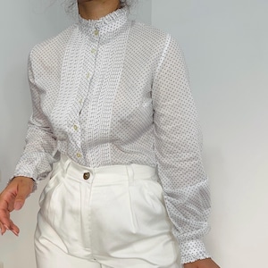 Vintage white cotton blouse with tiny navy print & ruffle collar • XS