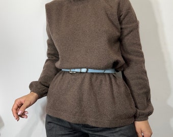 Vintagebruine 100% kasjmier coltrui – lange pasvorm, minimalistisch damesbreisel, maat M-L