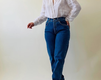 Vintage high waisted blue jeans – tapered leg, sculpting fit, stretch denim, size M