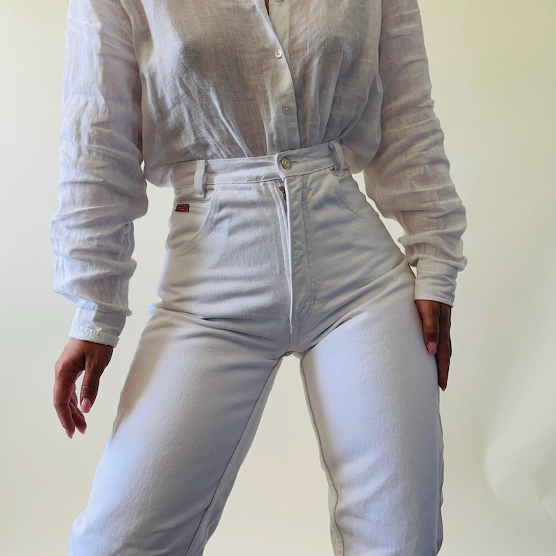 Vintage 80s white high waisted jeans – tapered leg, rigid denim, petite XS, summer capsule image 1
