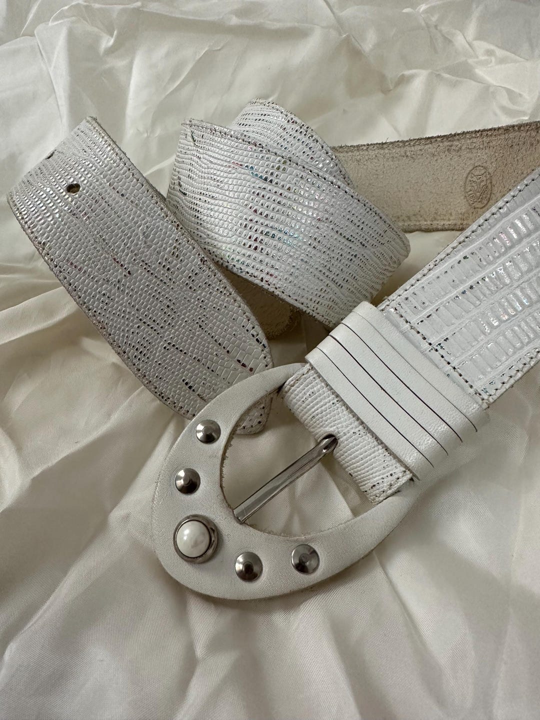 小物 00s studs real leather white belt Vintage White Leather Belt With Silver Studs – Reptile Texture