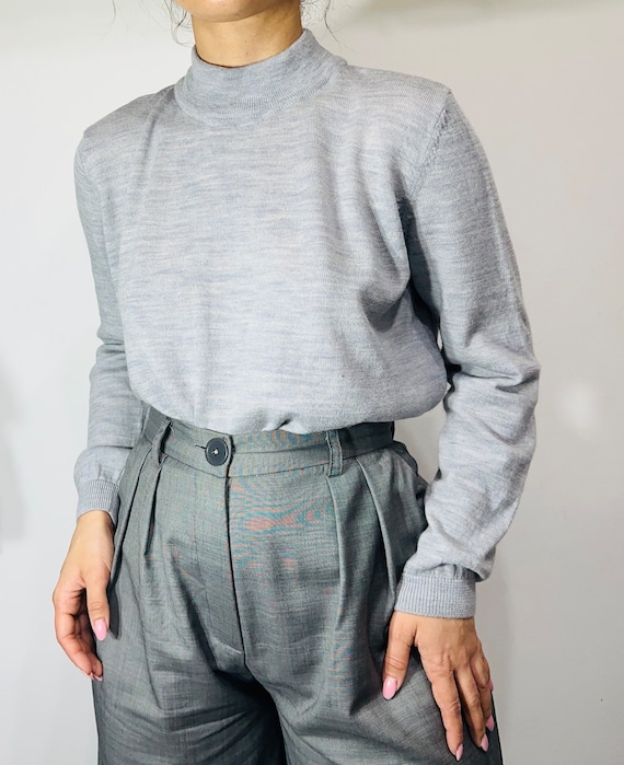 simple grey extrafine wool sweater/ merino wool j… - image 2