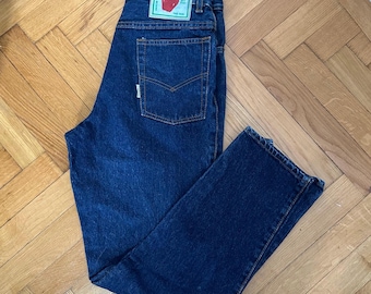 Vintage high-waisted blue jeans – straight leg denim, medium wash, classic 90s fit – size S