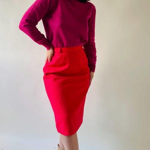 Vintage red wool blend pencil skirt – high-waisted fitted midi skirt with back slit – size S-M