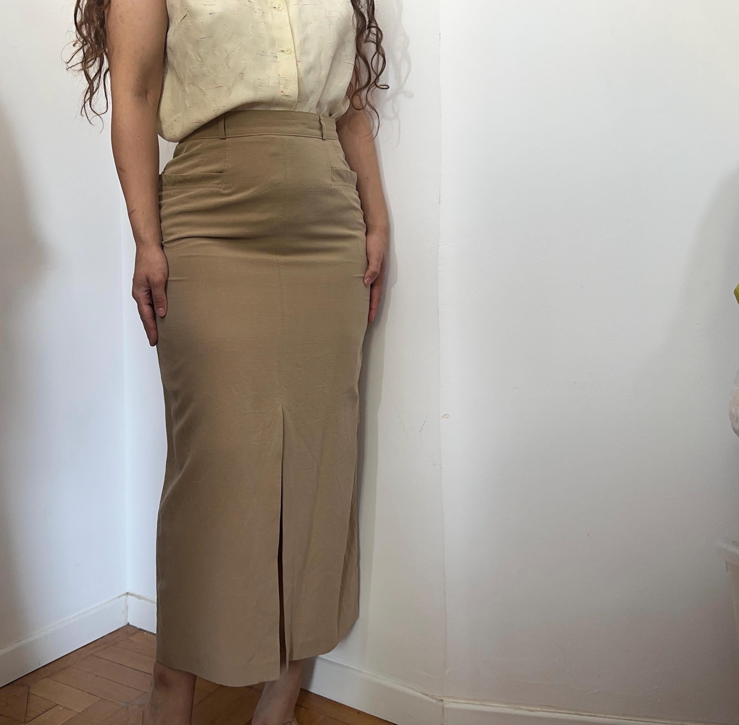Beige pencil skirt with front slit – high-waisted elegant fit – size S