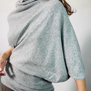 Vintage grey wool asymmetrical sweater – soft 100% wool turtleneck top – minimalist sculptural knit – size XS-S