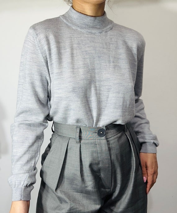 simple grey extrafine wool sweater/ merino wool j… - image 4