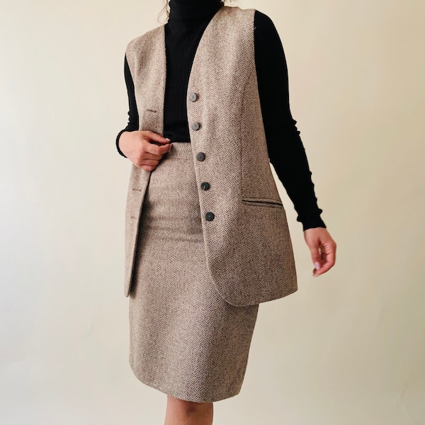 vintage wool &silk mix beige suit (pencil skirt, button up vest), chevron skirt set