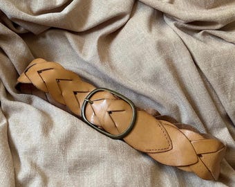 Vintage Woven Leather Belt Western Gold Solid Brass Buckle Size M Classic Boho Vintage Woven Leather Belt Western Gold Solid Brass Buckle  main image 4