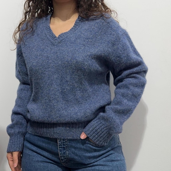 Vintage Blue Shetland Wool V-Neck Sweater Size M-L – Textured Knit – Classic Fit Jumper