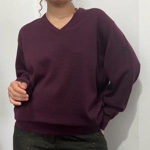 Vintage unisex maroon merino wool V-neck sweater – size M-L