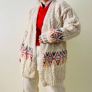 Vintage handmade cream wool cardigan with cable knit and colorful Fair Isle accents – size S-M